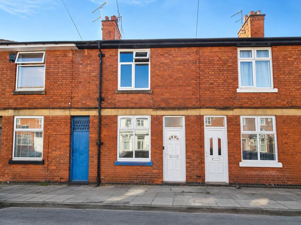 3 bed Mid Terraced House for rent in Leicester. From Oliver Rayns - Leicester