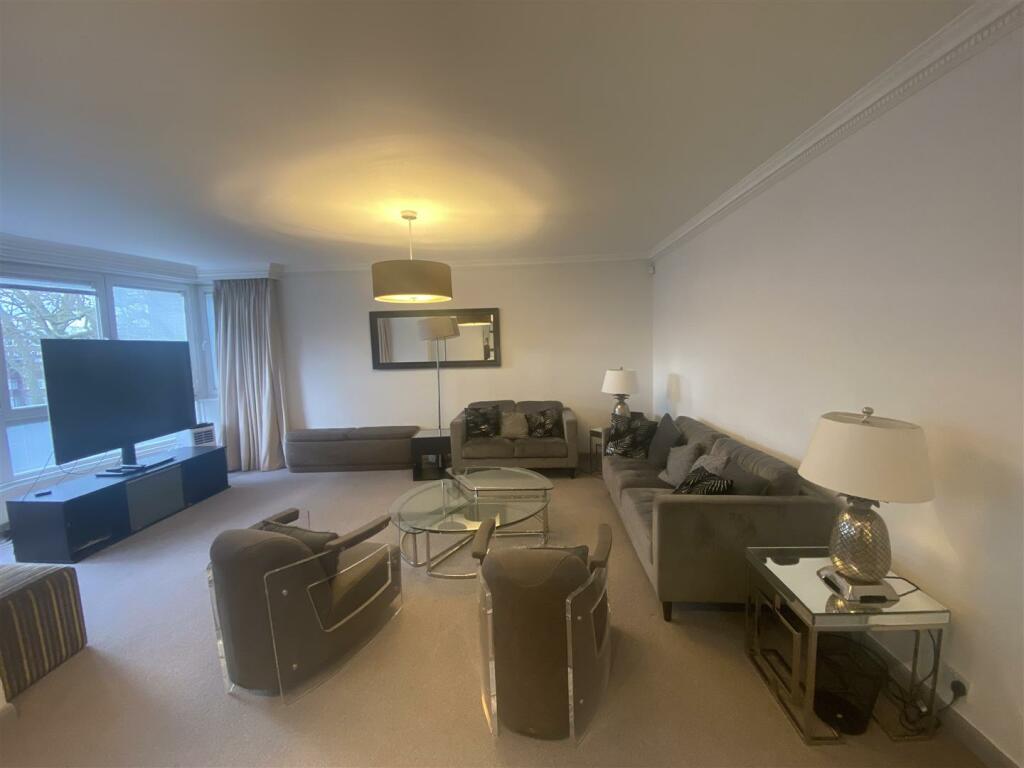4 bed Flat for rent in London. From O'Sullivan Property