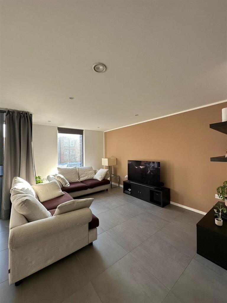 2 bed 1st Floor Flat for rent in London. From O'Sullivan Property - London