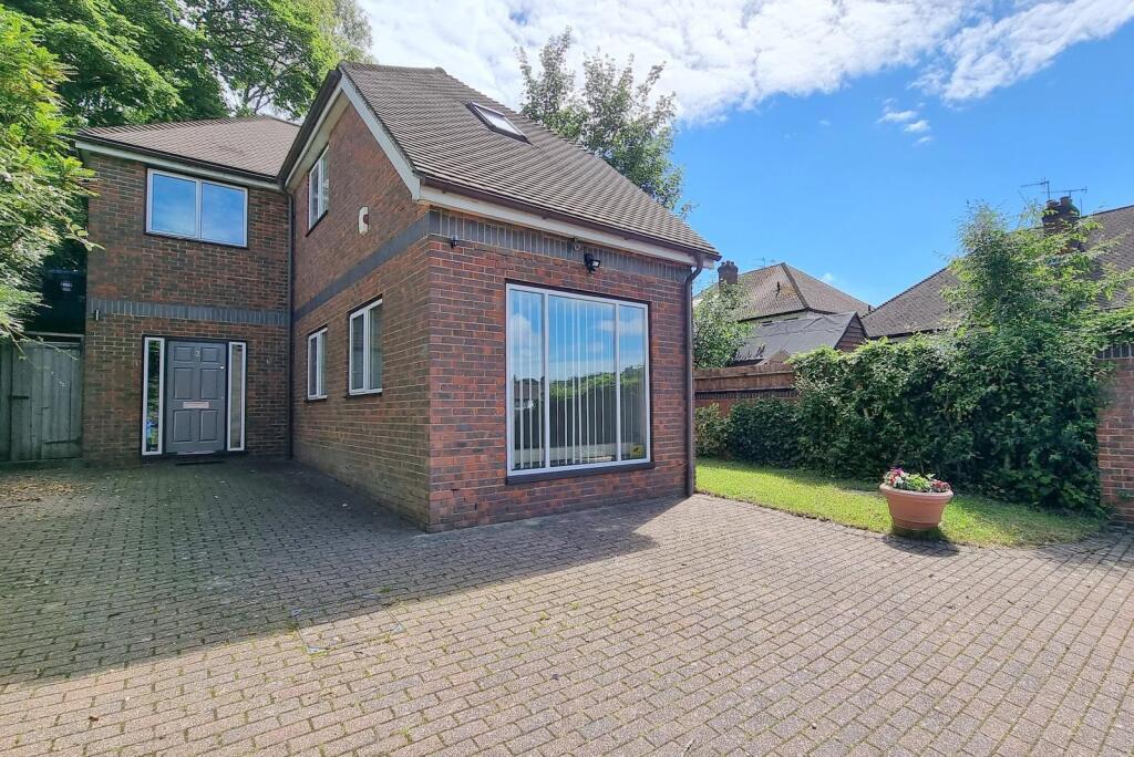 1 bed Apartment for rent in Caterham. From Park & Bailey