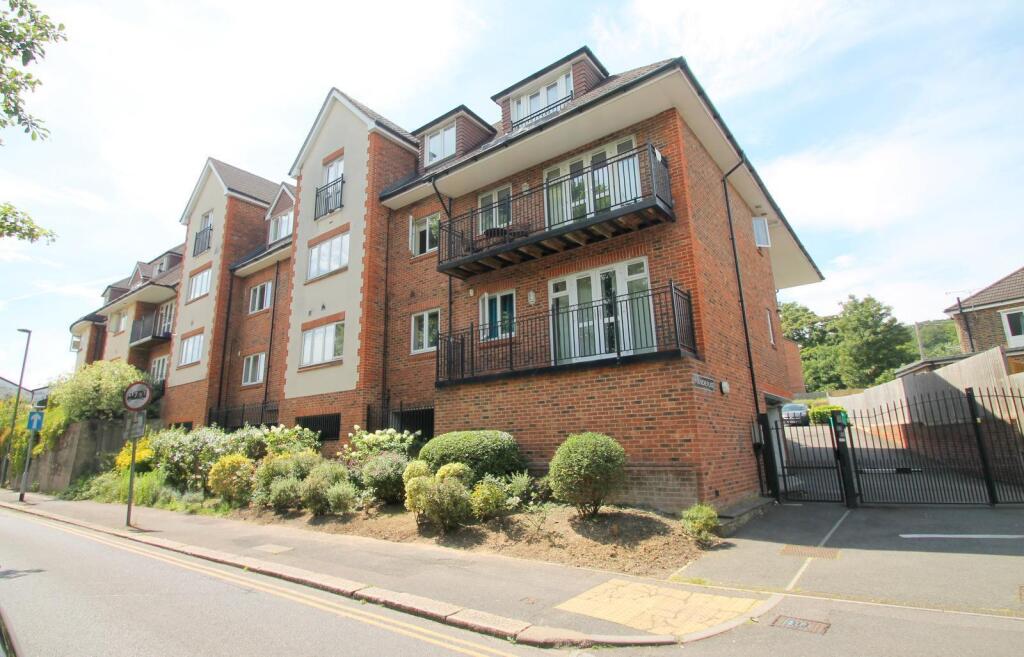 2 bed Apartment for rent in Redhill. From Park & Bailey 2 bed Apartment for rent in Redhill. From Park & Bailey