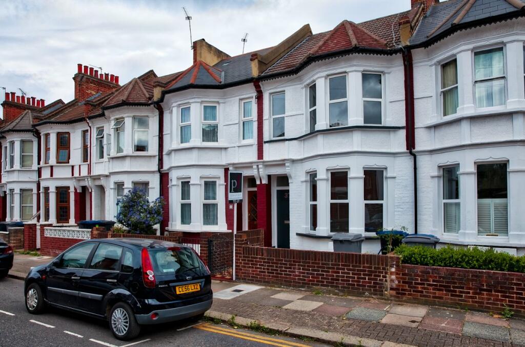 4 bed Mid Terraced House for rent in Willesden. From Parkinson Farr