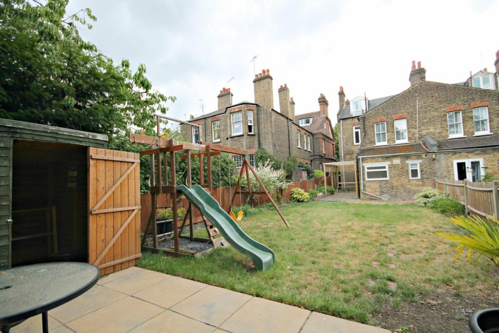2 bed Flat for rent in Willesden. From Parkinson Farr