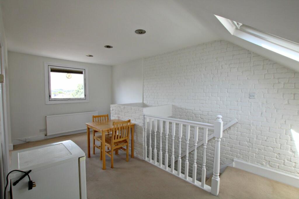 1 bed Flat for rent in Willesden. From Parkinson Farr