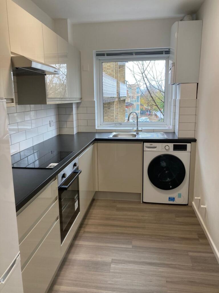 1 bed 1st Floor Flat for rent in Willesden. From parkinsonfarr - Willesden Green