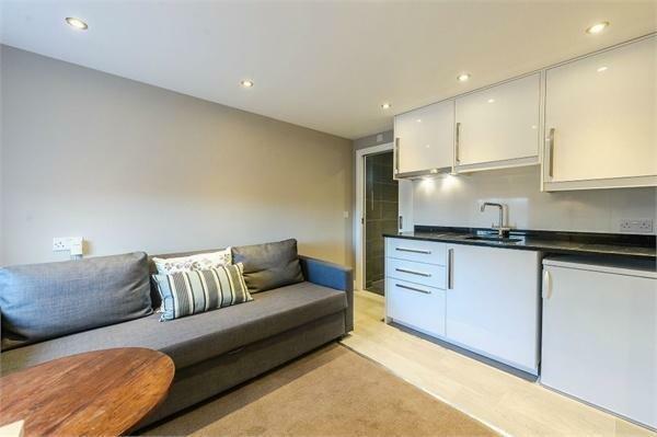 0 bed 1st Floor Flat for rent in London. From parkinsonfarr - Willesden Green