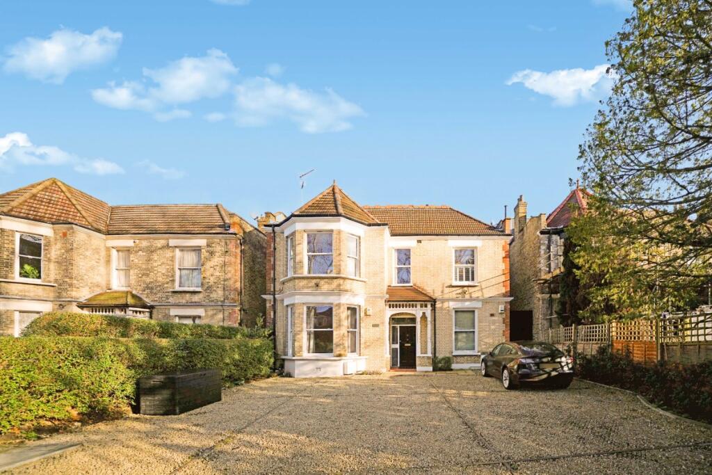 2 bed 1st Floor Flat for rent in Willesden. From parkinsonfarr - Willesden Green