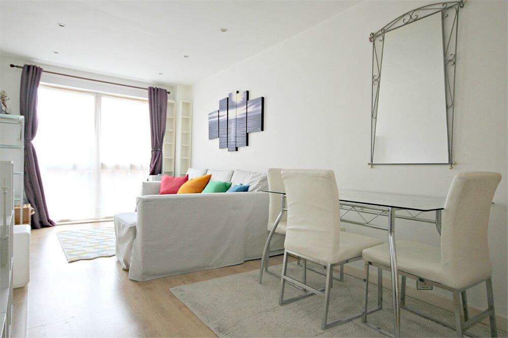 1 bed 1st Floor Flat for rent in Willesden. From parkinsonfarr - Willesden Green