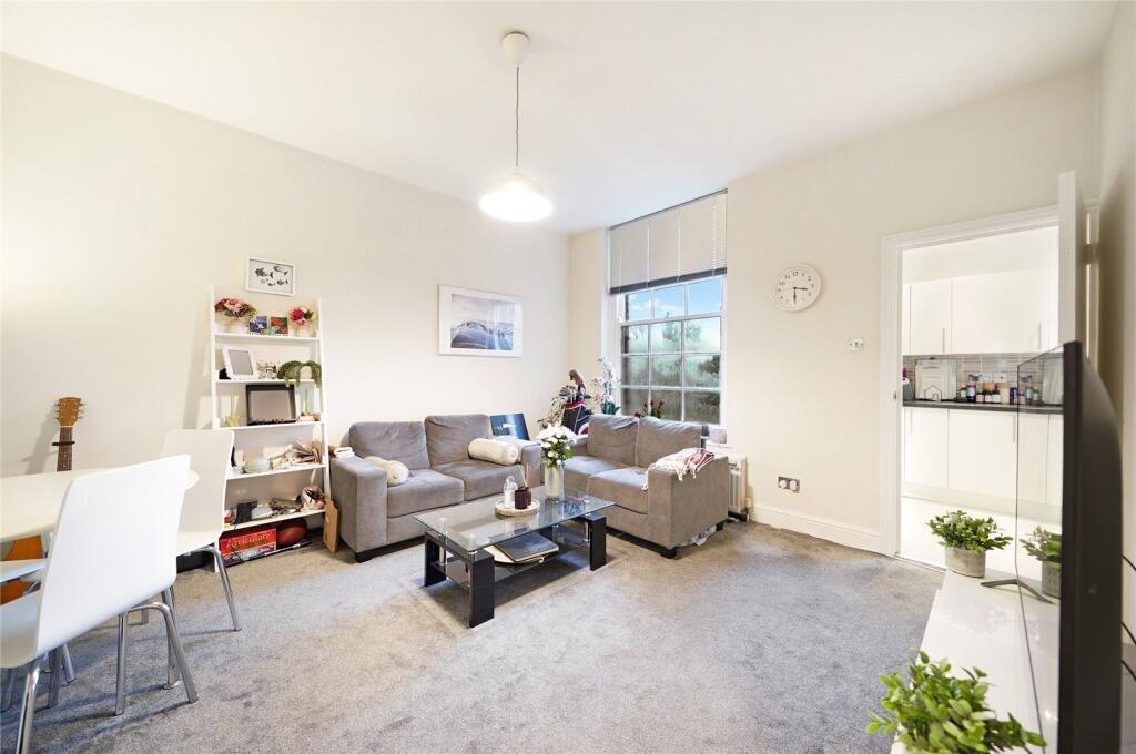 2 bed 1st Floor Flat for rent in Willesden. From parkinsonfarr - Willesden Green