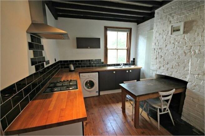 2 bed 1st Floor Flat for rent in London. From parkinsonfarr - Willesden Green