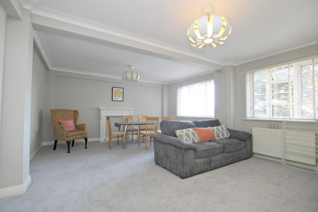 3 bed 1st Floor Flat for rent in Willesden. From parkinsonfarr - Willesden Green