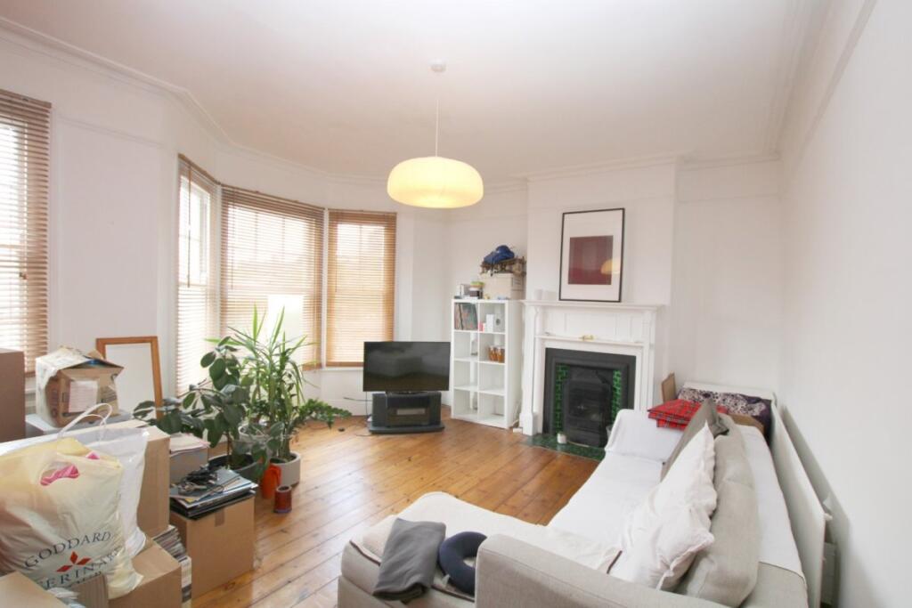 2 bed 1st Floor Flat for rent in Willesden. From parkinsonfarr - Willesden Green