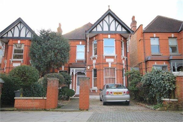 1 bed 1st Floor Flat for rent in Willesden. From parkinsonfarr - Willesden Green