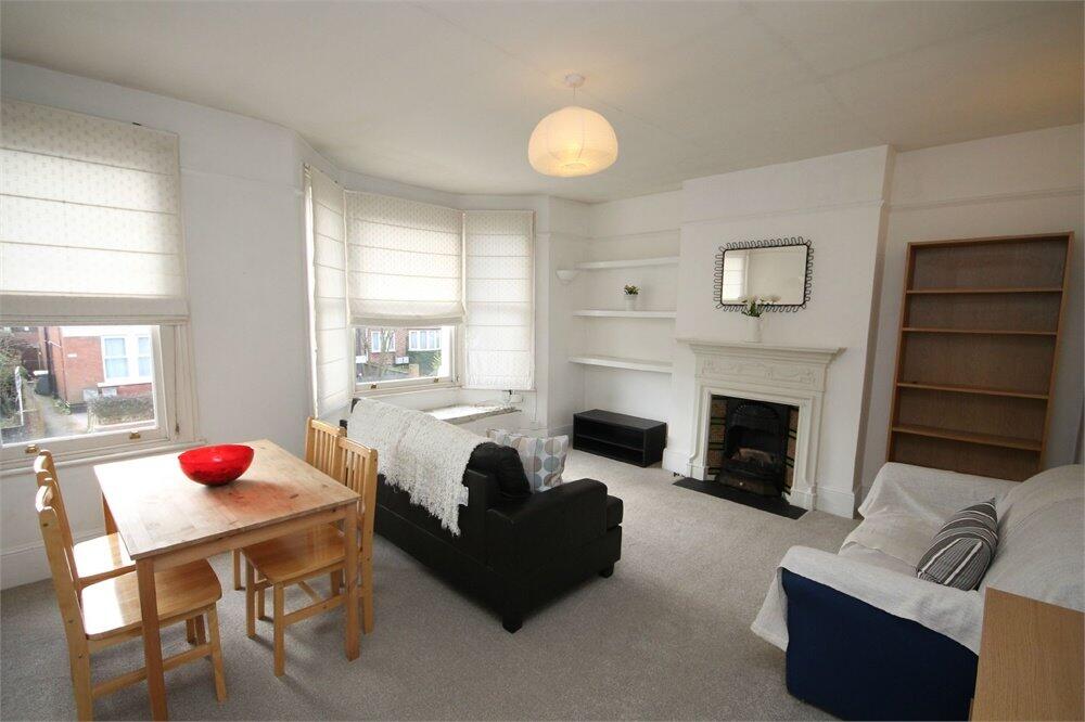 2 bed 1st Floor Flat for rent in Willesden. From parkinsonfarr - Willesden Green
