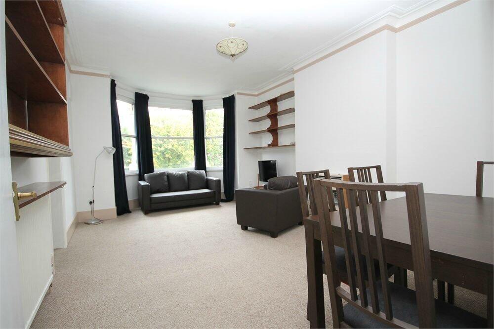 2 bed 1st Floor Flat for rent in Willesden. From parkinsonfarr - Willesden Green