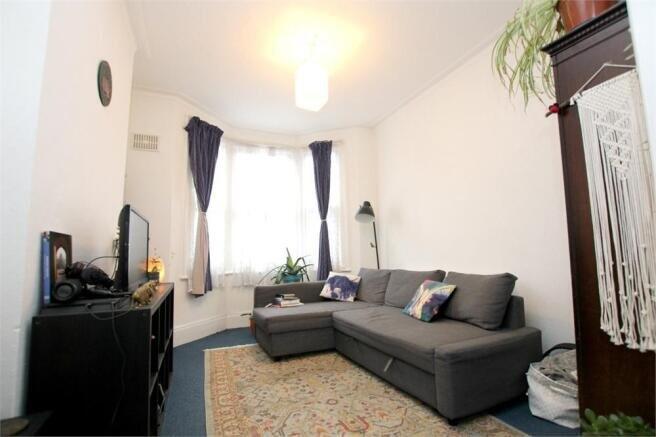1 bed 1st Floor Flat for rent in Willesden. From parkinsonfarr - Willesden Green