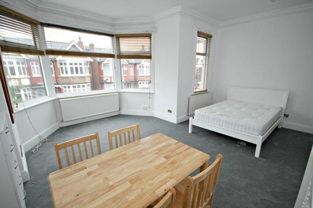 4 bed 1st Floor Flat for rent in Willesden. From parkinsonfarr - Willesden Green 4 bed 1st Floor Flat for rent in Willesden. From parkinsonfarr - Willesden Green