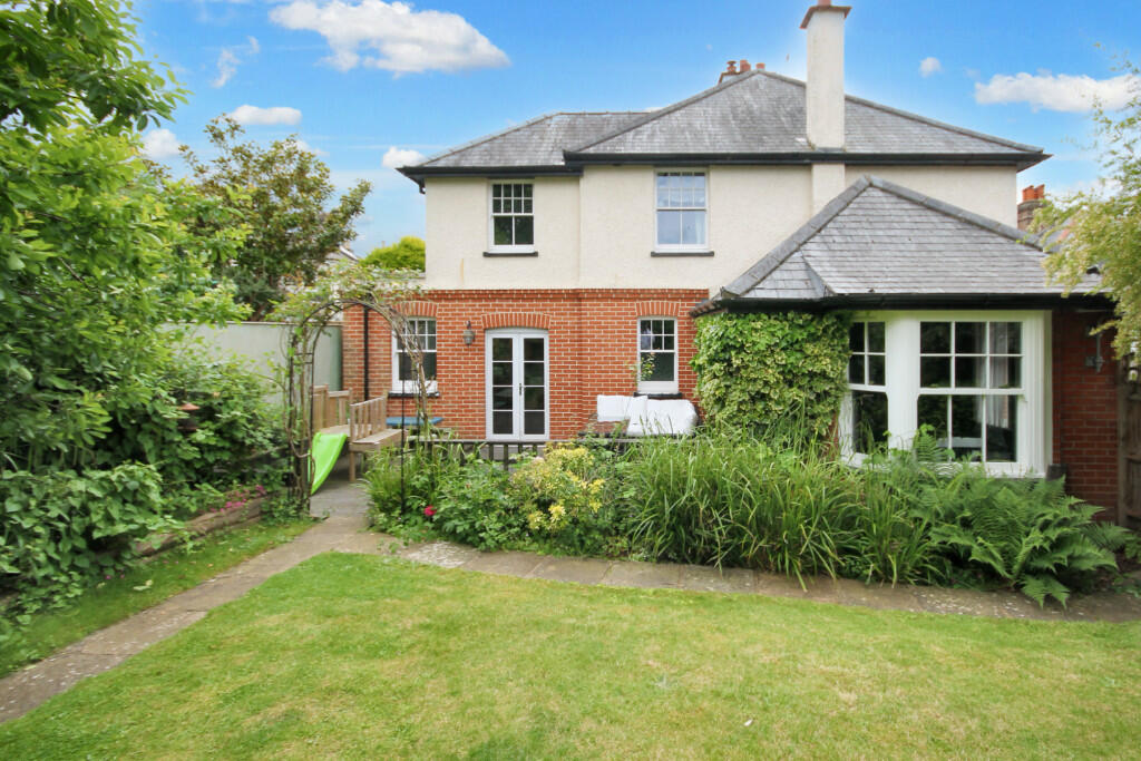 3 bed Semi-Detached House for rent in Leatherhead. From Patrick Gardner Estate Agents