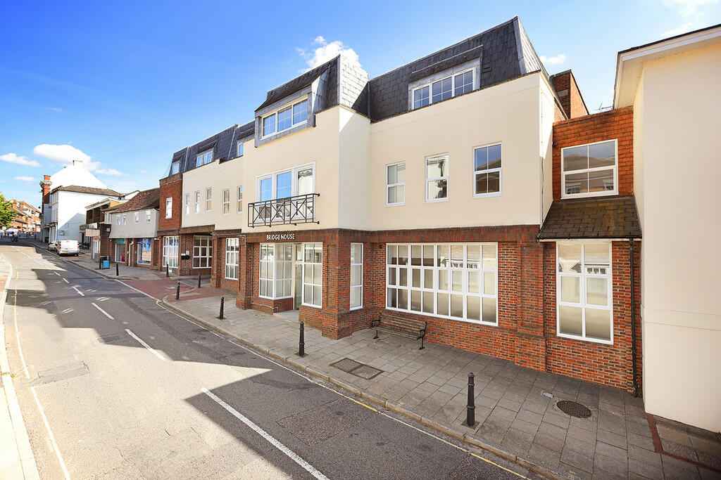 1 bed Apartment for rent in Leatherhead. From Patrick Gardner Estate Agents