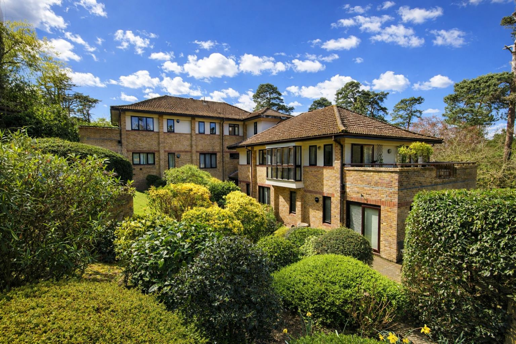 3 bed Apartment for rent in Pachesham Park. From Patrick Gardner - Leatherhead - Sales