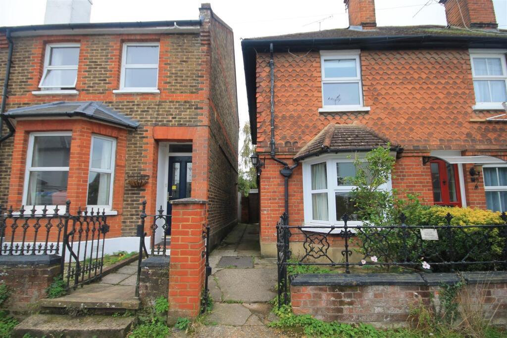 2 bed Cottage for rent in Leatherhead. From Patrick Gardner - Leatherhead - Sales 2 bed Cottage for rent in Leatherhead. From Patrick Gardner - Leatherhead - Sales