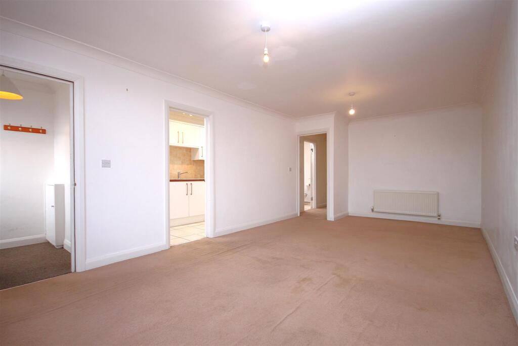 2 bed Apartment for rent in Langley Vale. From Patrick Gardner - Leatherhead - Sales