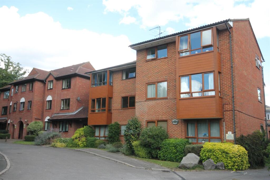 1 bed Apartment for rent in Leatherhead. From Patrick Gardner - Leatherhead - Sales