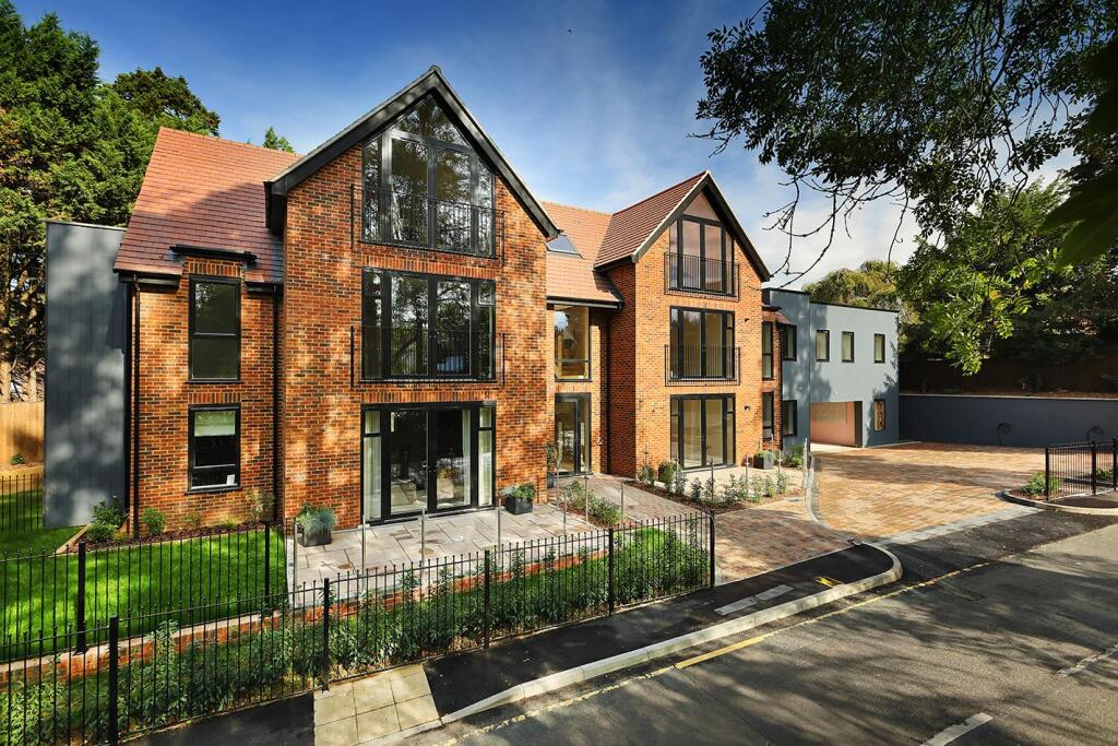 2 bed Penthouse for rent in Leatherhead. From Patrick Gardner - Leatherhead - Sales 2 bed Penthouse for rent in Leatherhead. From Patrick Gardner - Leatherhead - Sales