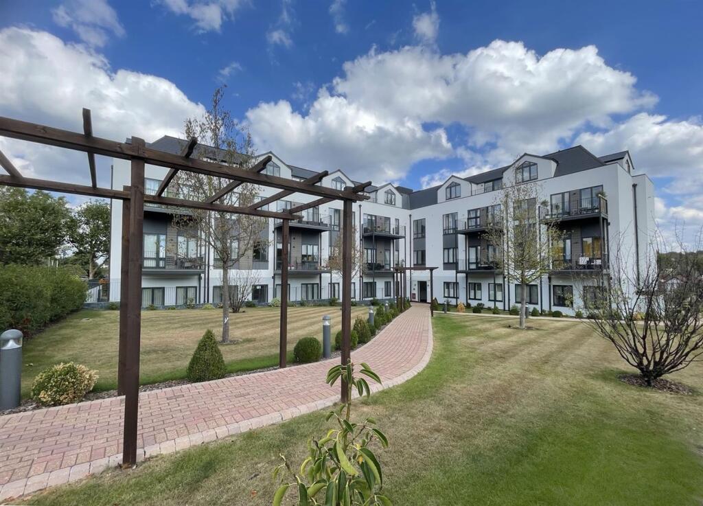 1 bed Apartment for rent in Leatherhead. From Patrick Gardner - Leatherhead - Sales
