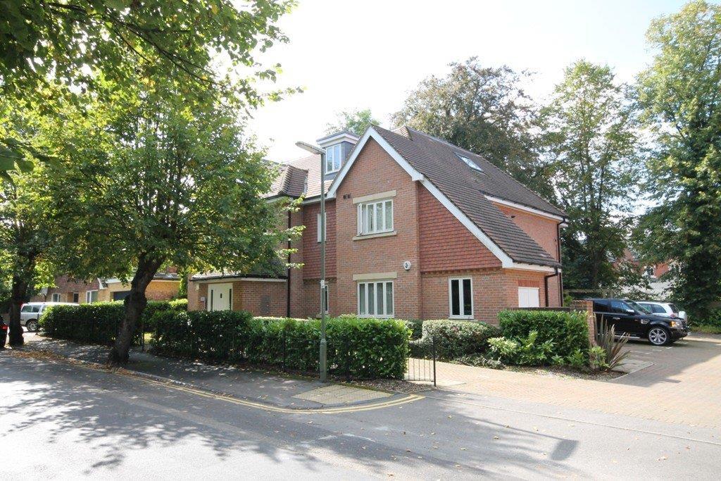 2 bed Penthouse for rent in Leatherhead. From Patrick Gardner - Leatherhead - Sales 2 bed Penthouse for rent in Leatherhead. From Patrick Gardner - Leatherhead - Sales
