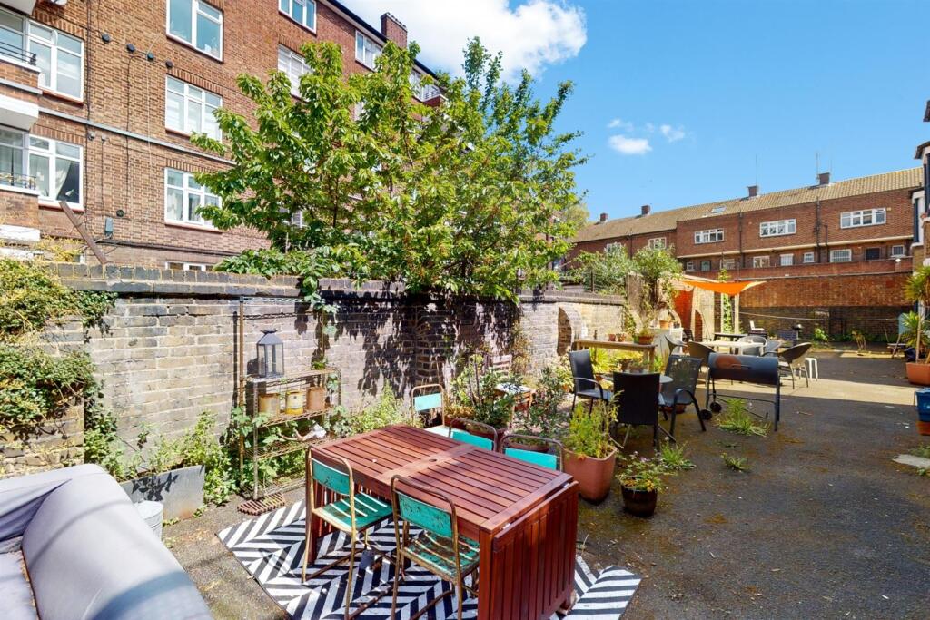 2 bed Apartment for rent in Islington. From Peach Properties - Shoreditch