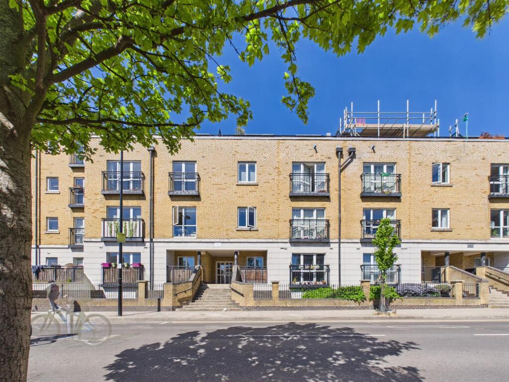 2 bed Apartment for rent in Stepney. From Peach Properties - Shoreditch