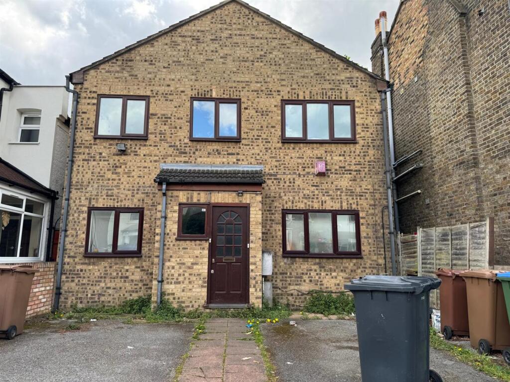 2 bed Apartment for rent in Walthamstow. From Peach Properties - Shoreditch