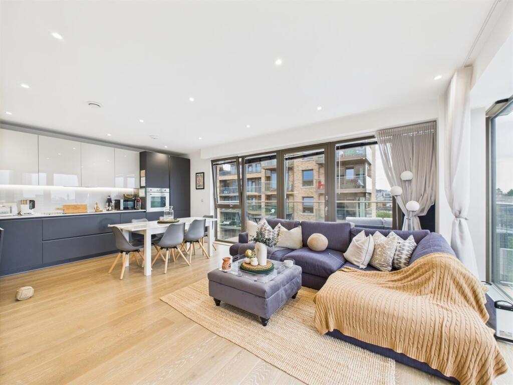 3 bed Apartment for rent in Stepney. From Peach Properties - Shoreditch