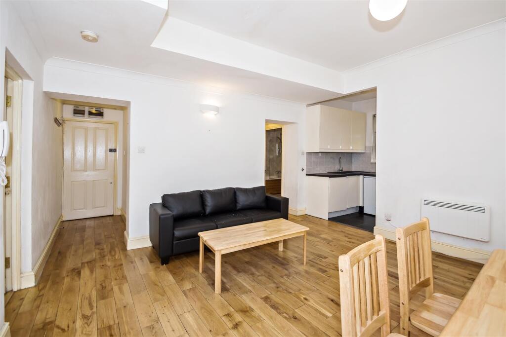 2 bed Apartment for rent in Stepney. From Peach Properties - Shoreditch 2 bed Apartment for rent in Stepney. From Peach Properties - Shoreditch