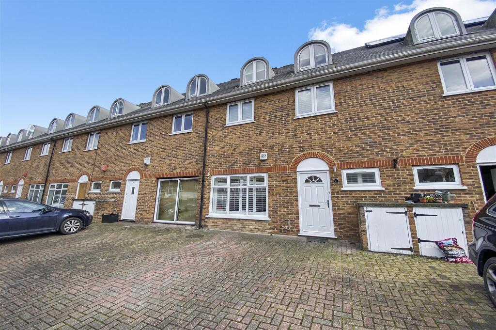 1 bed Apartment for rent in Bow. From Peach Properties - Shoreditch 1 bed Apartment for rent in Bow. From Peach Properties - Shoreditch