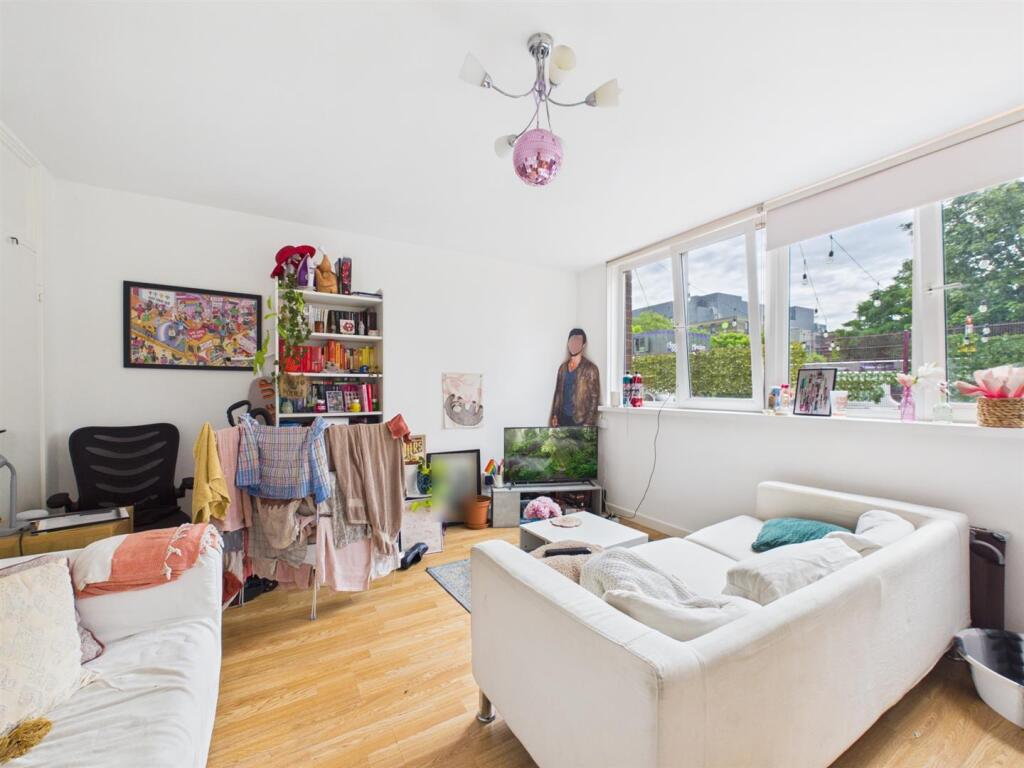 3 bed Annexe for rent in Islington. From Peach Properties - Shoreditch