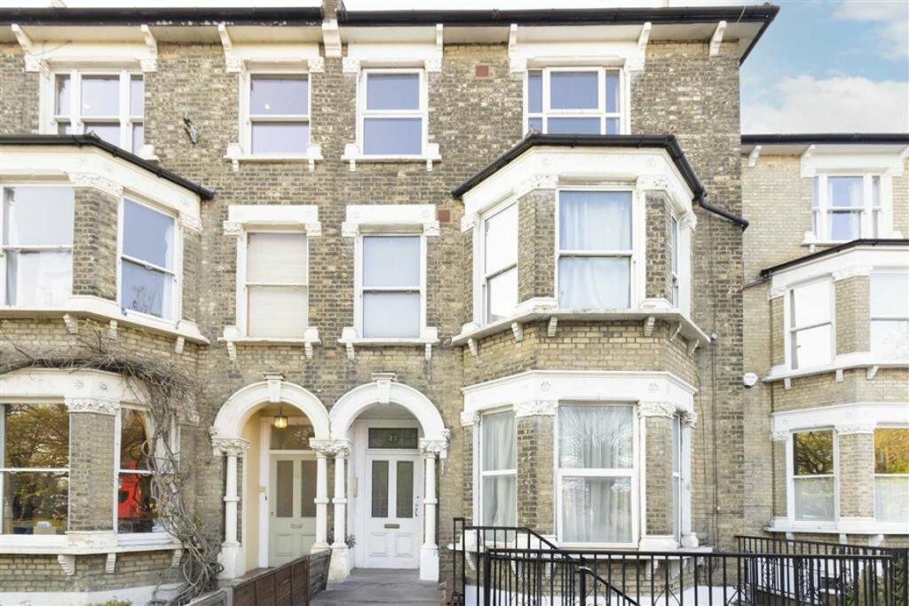2 bed Flat for rent in Greenwich. From Peter James Estate Agents - Blackheath
