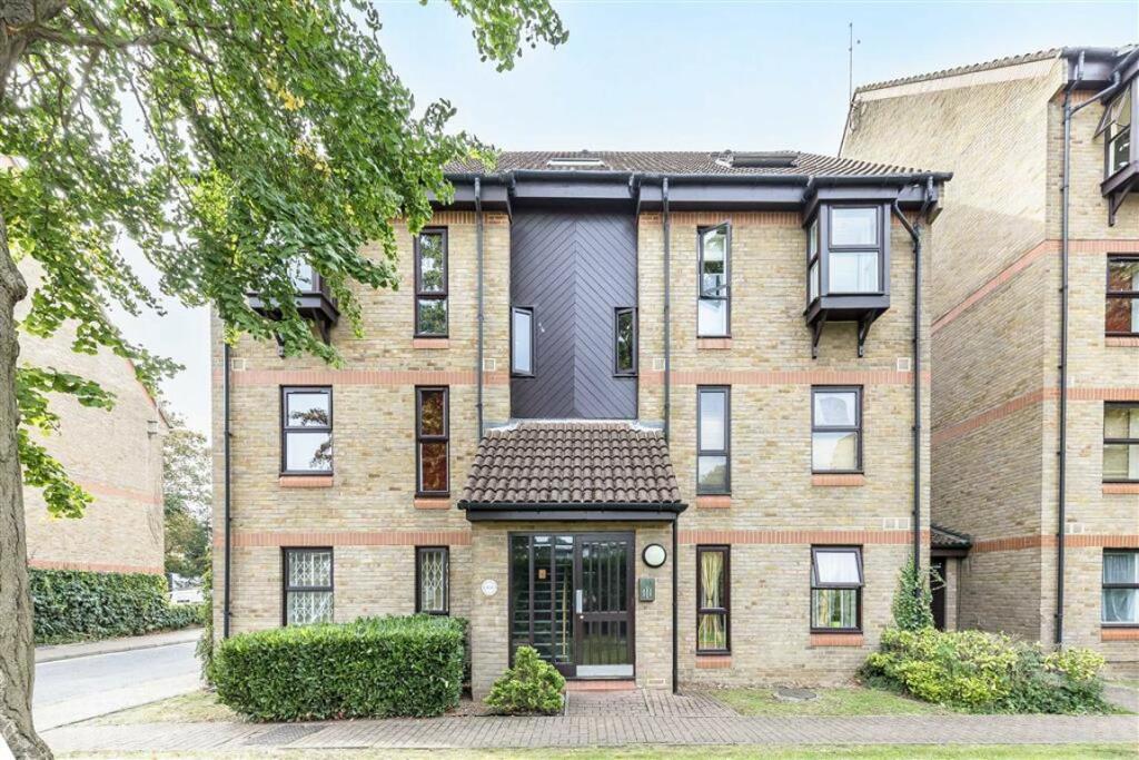 1 bed Flat for rent in Greenwich. From Peter James Estate Agents - Blackheath