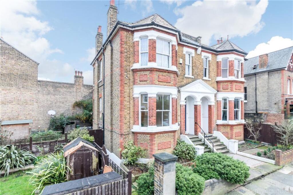 2 bed 1st Floor Flat for rent in Greenwich. From Dexters - Blackheath