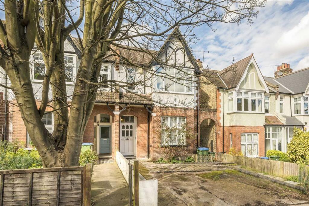 2 bed 1st Floor Flat for rent in Greenwich. From Dexters - Blackheath