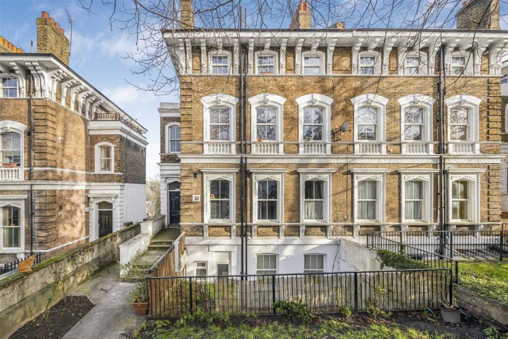 3 bed 1st Floor Flat for rent in Woolwich. From Dexters - Blackheath