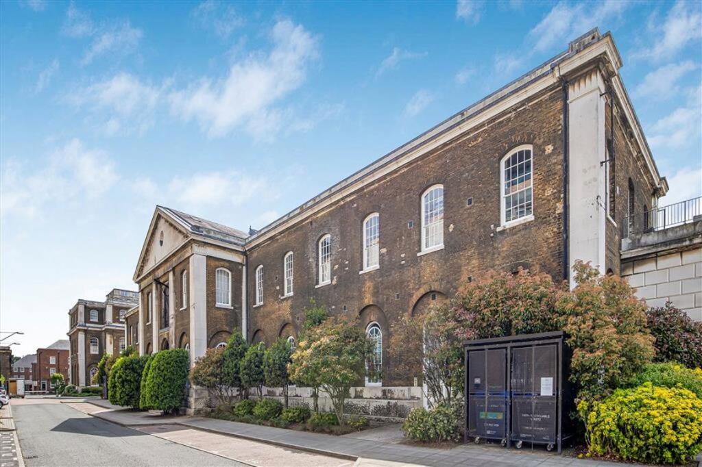 2 bed 1st Floor Flat for rent in Woolwich. From Dexters - Blackheath