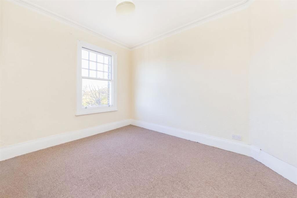 2 bed 1st Floor Flat for rent in Greenwich. From Dexters - Blackheath 2 bed 1st Floor Flat for rent in Greenwich. From Dexters - Blackheath