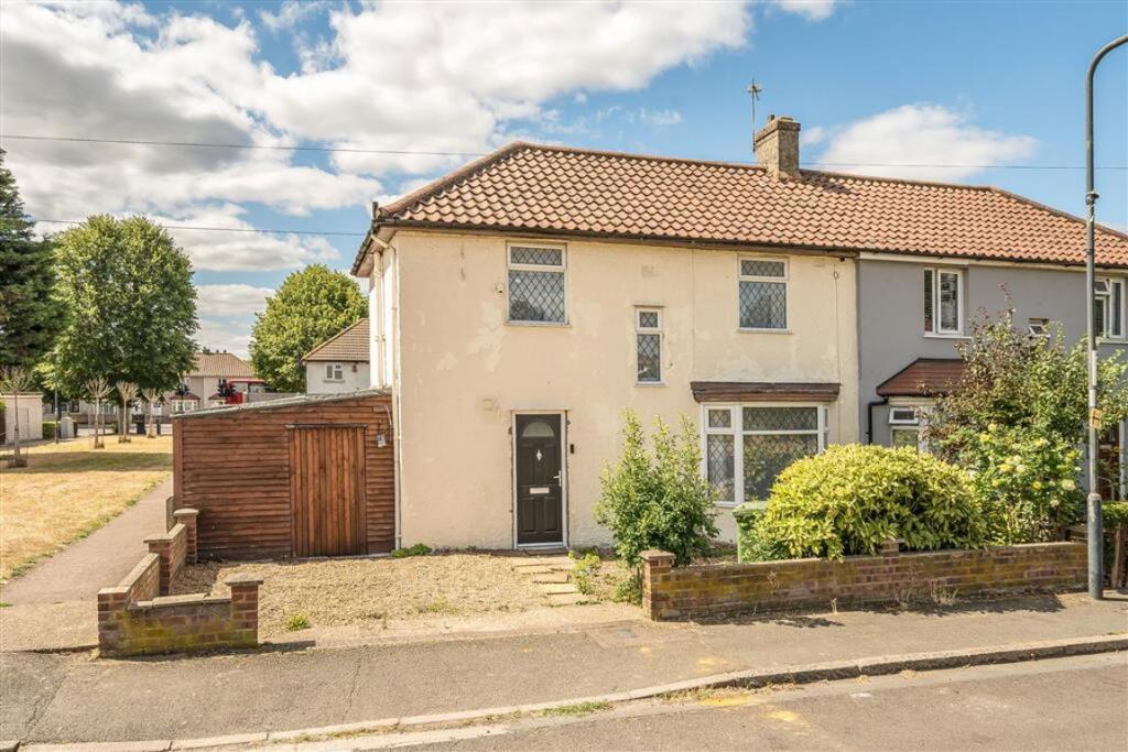 3 bed Detached for rent in Eltham. From Dexters - Blackheath
