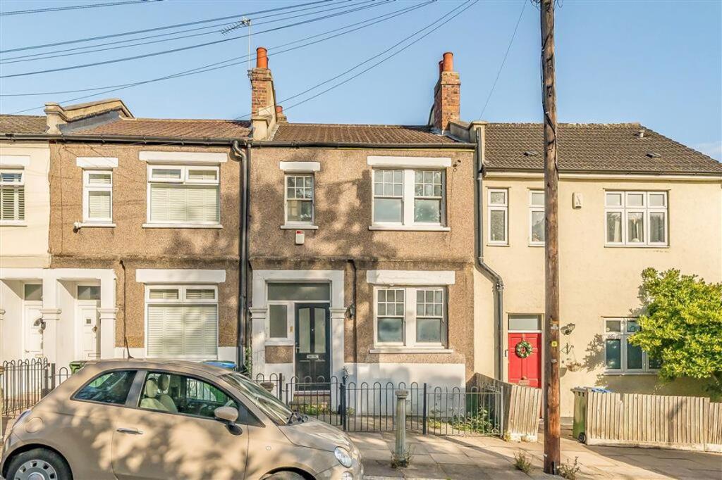 2 bed Detached for rent in Woolwich. From Dexters - Blackheath