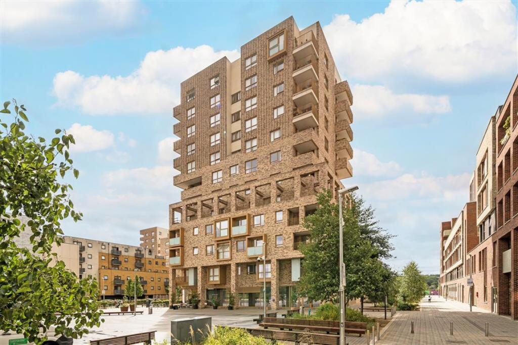 2 bed 1st Floor Flat for rent in Woolwich. From Dexters - Blackheath