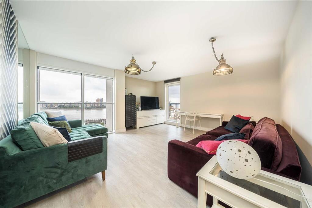 2 bed 1st Floor Flat for rent in Woolwich. From Dexters - Blackheath