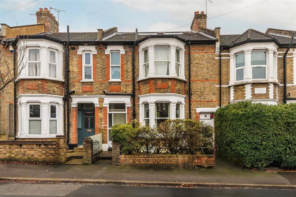 5 bed Detached for rent in Greenwich. From Dexters - Blackheath