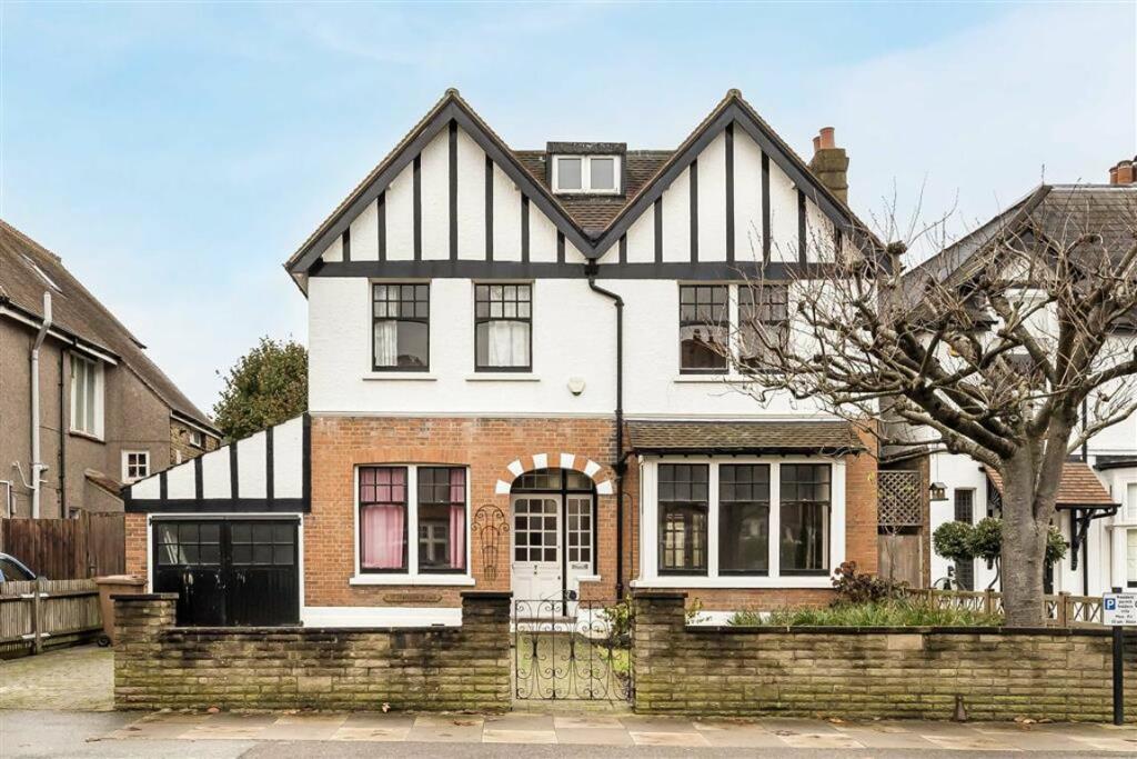 5 bed Detached House for rent in Lewisham. From Peter James Estate Agents - Lee